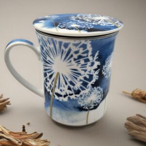 Blauwe mok met deksel en zeefje<br>Theebenodigdheden